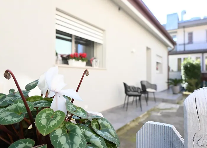 Cn005 - Cesenatico, Nuova Singola Con Corte Esterna *